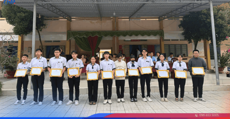 Tư vấn hướng nghiệp tại THPT Hoàng Văn Thụ_ Mở ra nhiều lựa chọn du học cho học sinh sau THPT