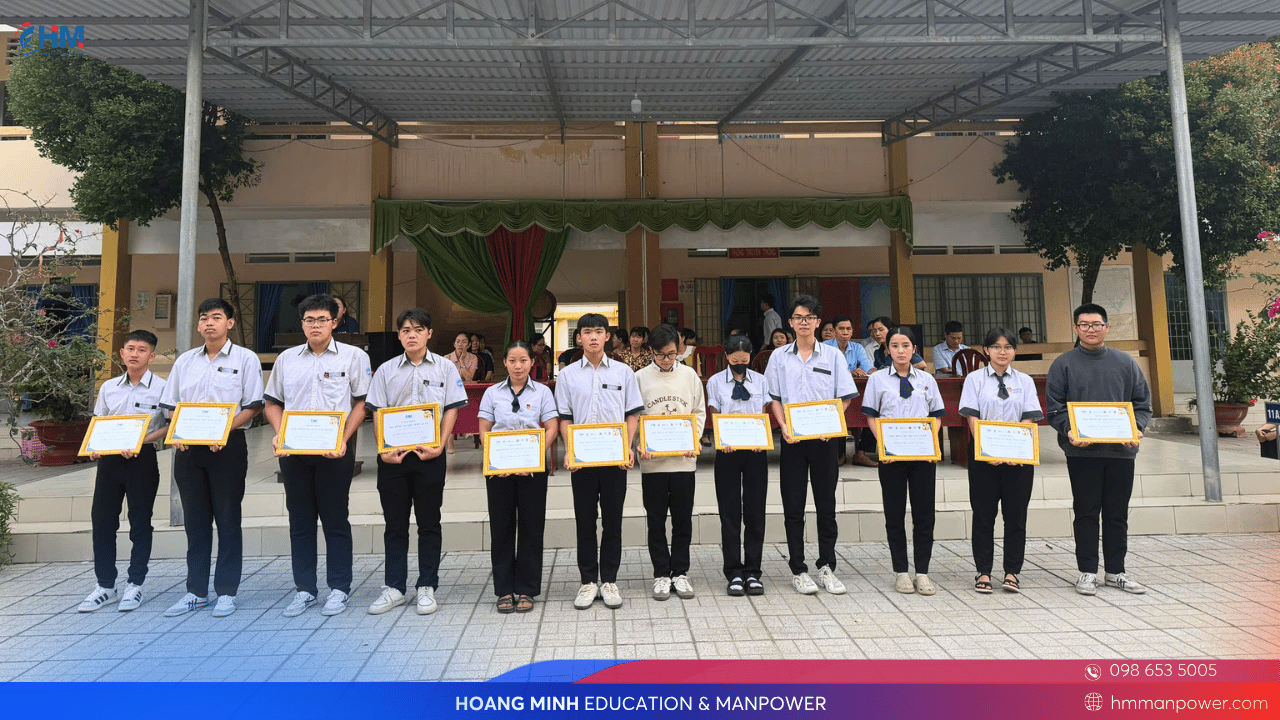 Tư vấn hướng nghiệp tại THPT Hoàng Văn Thụ_ Mở ra nhiều lựa chọn du học cho học sinh sau THPT