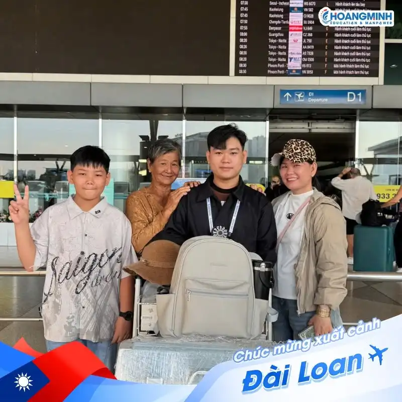 Chuyến bay ngày 12/10: Hoàng Minh tiễn Phan Quốc Tuấn lên đường du học Đài Loan